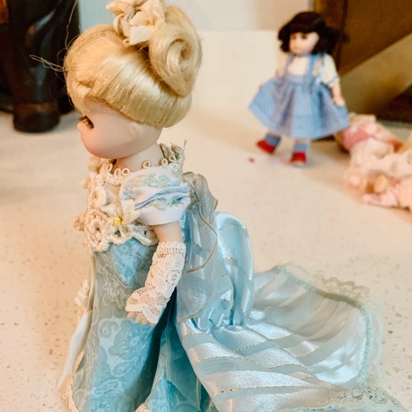 Ceramic blonde doll - Picture 2 of 5
